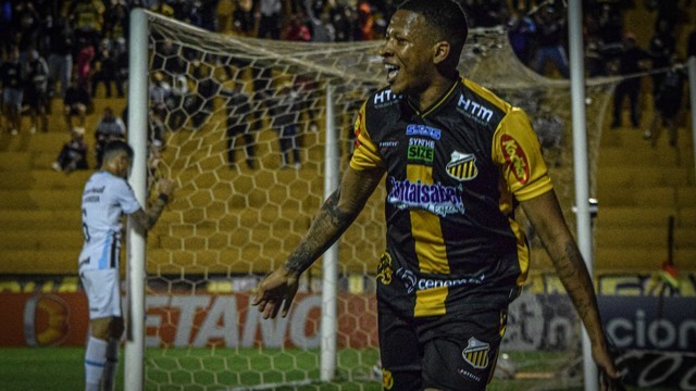 CAMPEONATO BRASILEIRO DA SÉRIE B DE 2022. PRIMEIRA FASE. TRIGÉSIMA RODADA. NOVORIZONTINO-SP. GRÊMIO-RS.