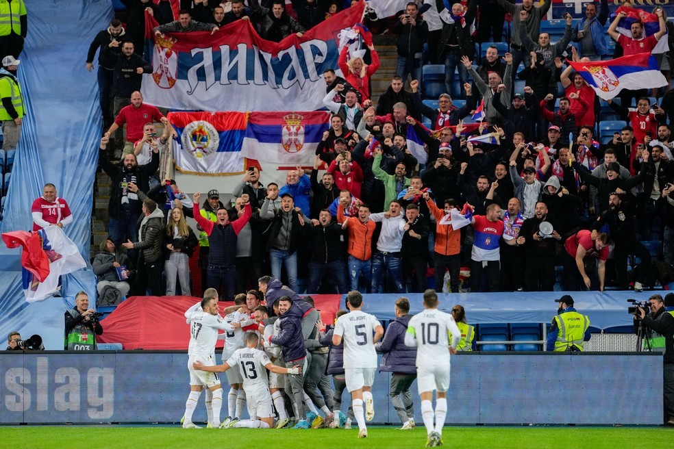 LIGA DAS NAÇÕES. LIGA B. FASE DE GRUPOS. SEXTA RODADA. GRUPO 4. SÉRVIA. CLASSIFICADA.PRIMEIRO LUGAR. 13 PONTOS. NORUEGA. ELIMINADA. 10 PONTOS. SEGUNDO LUGAR.