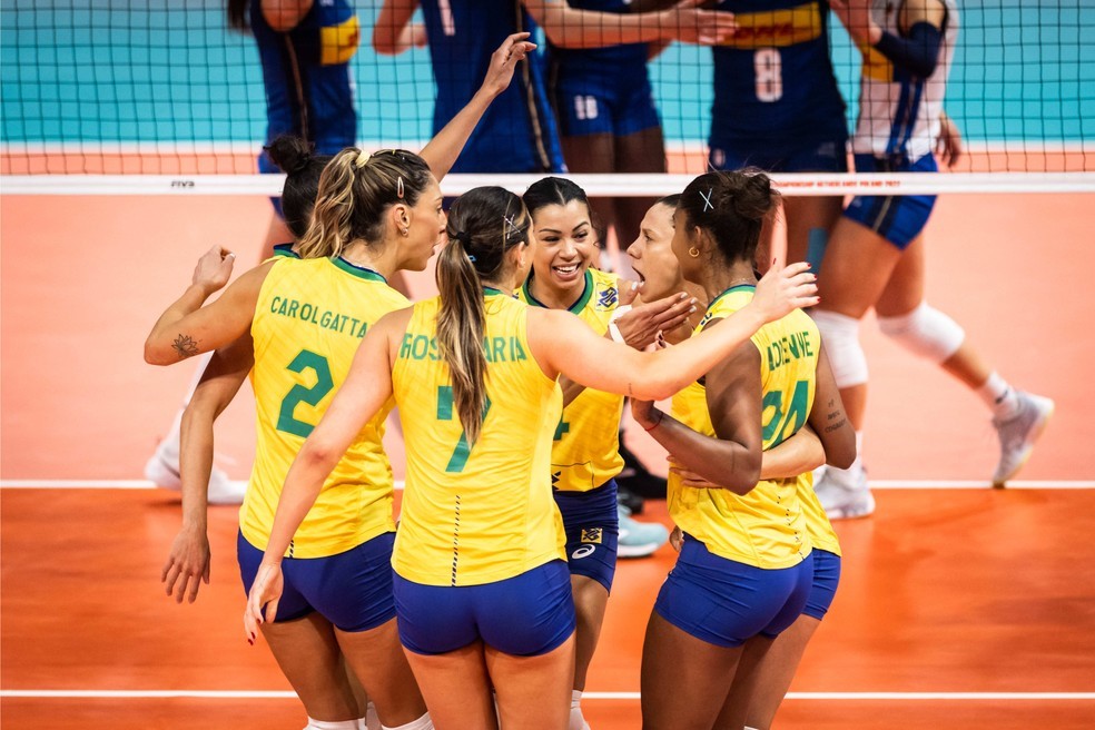 CAMPEONATO MUNDIAL DE VOLEIBOL. SEMIFINAL. FEMININO. JOGO ÚNICO.PARTIDA ÚNICA. BRASIL. CLASSIFICADO. ITÁLIA. ELIMINADA. DISPUTARÁ TERCEIRO LUGAR. QUARTO LUGAR. FINAL. BRASIL. SÉRVIA. PARTIDA ÚNICA. JOGO ÚNICO.