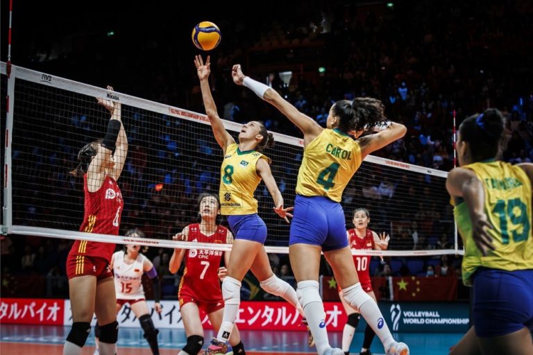 CAMPEONATO MUNDIAL DE VÔLEI FEMININO. PRIMEIRA FASE. QUINTA RODADA. GRUPO D. BRASIL. CLASSIFICADO. SEGUNDO COLOCADO. CHINA. CLASSIFIVCADA. PRIMEIRO LUGAR.