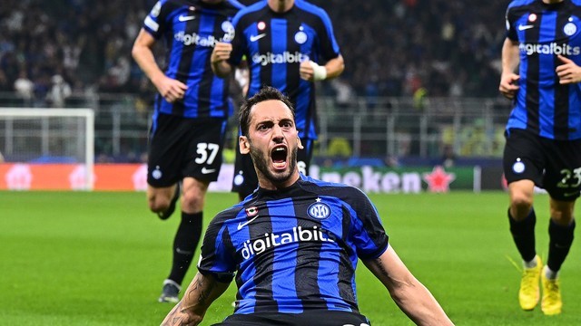 LIGA DOS CAMPEÕES DA EUROPA. TEMPORADA 2022. 2023. SEGUNDA RODADA. FASE DE GRUPOS. GRUPO C. INTERNAZIONALE DE MILÃO. ITÁLIA. BARCELONA. ESPANHA.