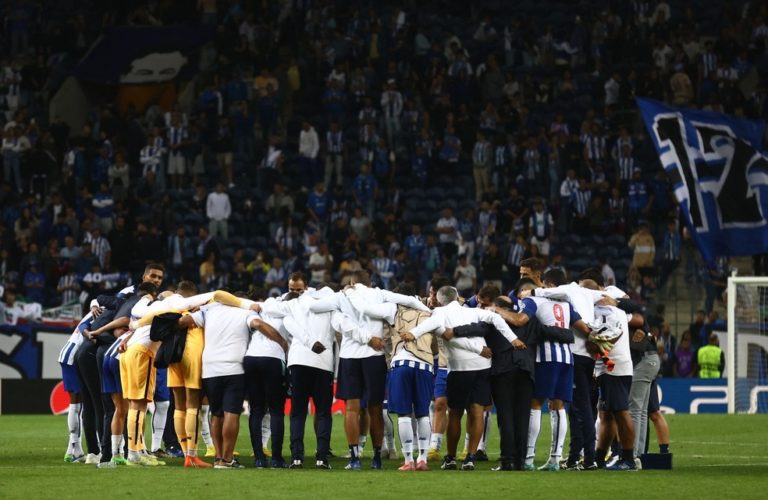 LIGA DOS CAMPEÕES DA EUROPA. TEMPORADA 2022.2023. FASE DE GRUPOS. SEGUNDA RODADA. GRUPO B. PORTO. PORTUGAL. BAYER LEVERKUSEN. ALEMANHA.