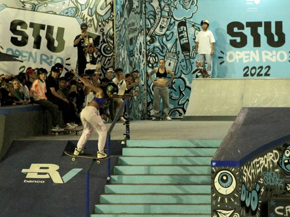 RAÍSSA LEAL. CAMPEÃ. BICAMPEÃ. SKATE.
