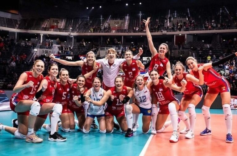 CAMEPONATO MUNDIAL DE VÔLEI FEMININO. FINAL. JOGO ÚNICO. PARTIDA ÚNICA. SÉRVIA. BICAMPEONATO. BRASIL. VICE-CAMPEÃO.