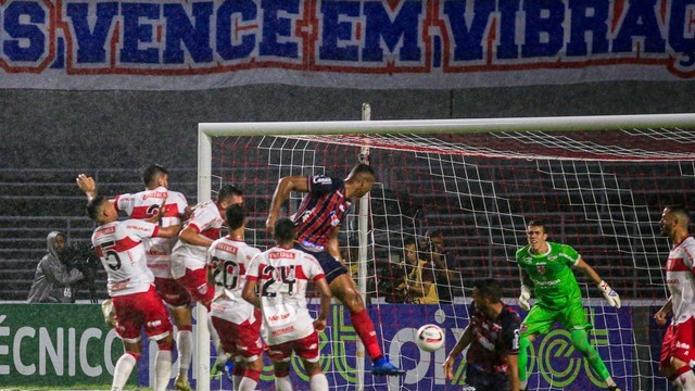 CAMPEONATO BRASILEIRO DA SÉRIE B DE 2022. PRIMEIRA FASE. TRIGÉSIMA OITAVA RODADA. TERCEIRO LUGAR. BAHIA-BA. ACESSO PARA O CAMPEONATO BRASILEIRO DA SÉRIE A EM 2023. 62 PONTOS. 17 VITÓRIAS. +14 GOLS DE SALDO. CRB-AL. DÉCIMO PRIEMIRO LUGAR. 50 PONTOS.