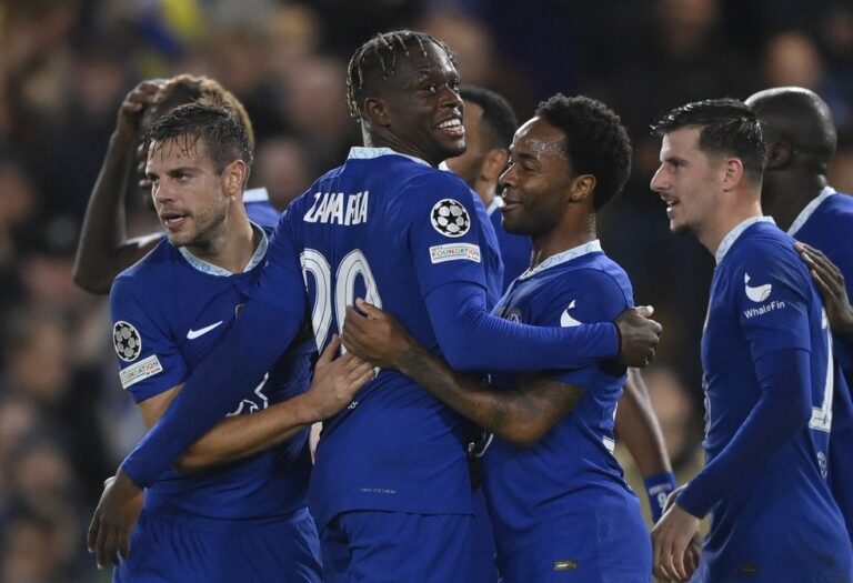 LIGA DOS CAMPEÕES DA EUROPA. TEMPORADA 2022. 2023. FASE DE GRUPOS. GRUPO E. SEXTA RODADA. CHELSEA. INGLATERRA. PRIMEIRO COLOCADO. 13 PONTOS. CLASSIFICADO PARA AS OITAVAS DE FINAL. DÍNAMO ZAGREB. CROÁCIA. 4 PONTOS. QUARTO LUGAR.