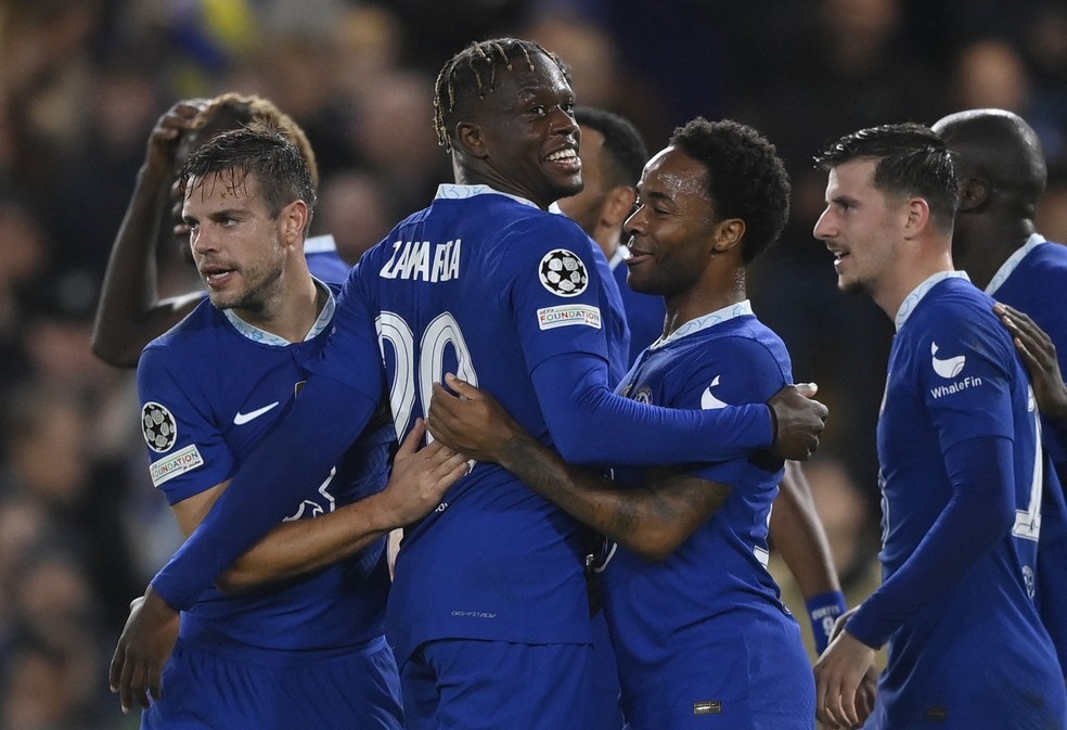 LIGA DOS CAMPEÕES DA EUROPA. TEMPORADA 2022. 2023. FASE DE GRUPOS. GRUPO E. SEXTA RODADA. CHELSEA. INGLATERRA. PRIMEIRO COLOCADO. 13 PONTOS. CLASSIFICADO PARA AS OITAVAS DE FINAL. DÍNAMO ZAGREB. CROÁCIA. 4 PONTOS. QUARTO LUGAR.