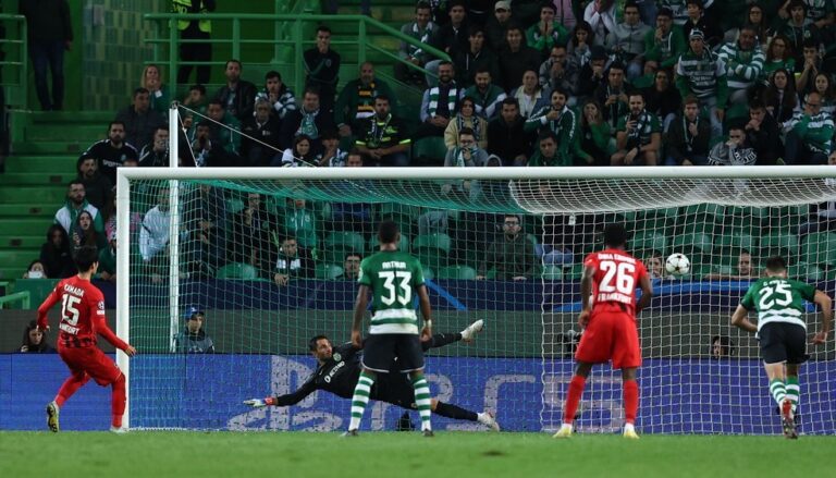LIGA DOS CAMPEÕES DA EUROPA. TEMPORADA 2022. 2023. FASE DE GRUPOS. GRUPO D. SEXTA RODADA. EINTRACHT FRANKFURT. ALEMANHA. 10 PONTOS. SEGUNDA POSIÇÃO. CLASSICADA PARA AS OITAVAS DE FINAL. SPORTING. PORTUGAL. 7 PONTOS. TERCEIRO LUGAR. CLASSIFICADO PARA LIGA EUROPA.