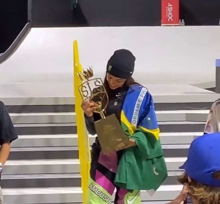 RAYSSA CAMPEÃ. SKATE. MUNDIAL. STREET LEAGUE SKATEBOARDING.