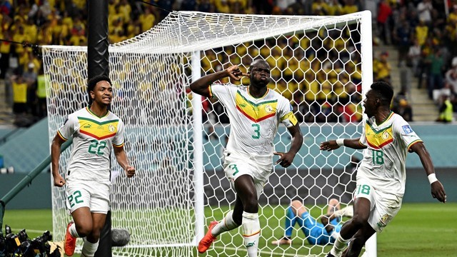 COPA DO MUNDO DE 2022. PRIMEIRA FASE. TERCEIRA RODADA. ÚLTIMA RODADA. GRUPO A. HOLANDA. PRIMEIRO LUGAR. 7 PONTOS. CLASSIFICADA. SENEGAL. SEGUNDO LUGAR. CLASSIFICADA. 6 PONTOS. EQUADOR. ELIMIANDO. TERCEIRO LUGAR. 6 PONTOS. CATAR. QUARTO LUGAR. ELIMINADO. 0 PONTO.