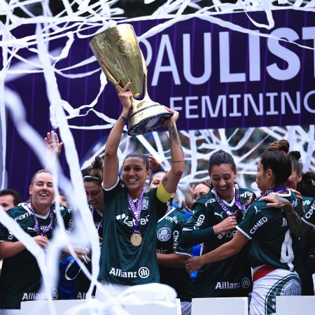 CAMPEONATO PAULISTA DE FUTEBOL FEMININO DE 2022. FINAL. JOGO DE VOLTA. SEGUNDA PARTIDA. PALMEIRAS-SP. CAMPEÃO. BICAMÉÃO. 2001. 2022. SANTOS-SP. VICE-CAMPEÃO.