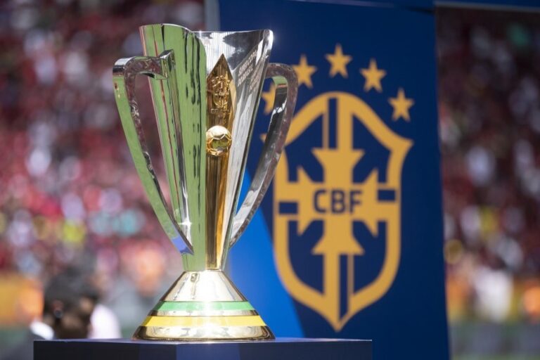 SUPERCOPA DO BRASIL DE 2023. PALMEIRAS-SP. CAMPEÃO DO CAMPEONATO BRASILEIRO DA SÉRIE A DE 2022. FLAMENGO-RJ. COPA DO BRASIL DE 2022.