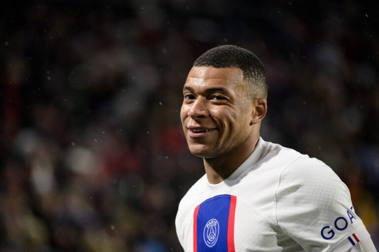 PARIS SAINT-GERMAIN. FRANÇA. EXCURSÃO.