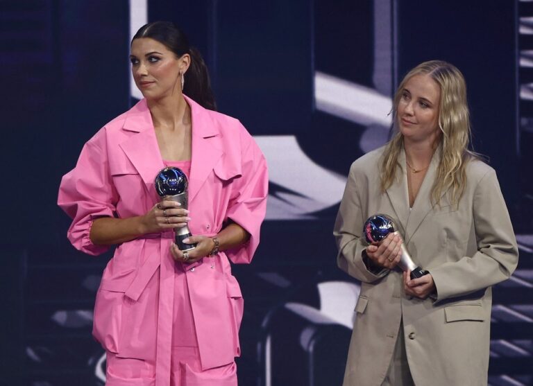 FUTEBOL FEMININO DE 2022. ALEX MORGAN. BETH MEAD.