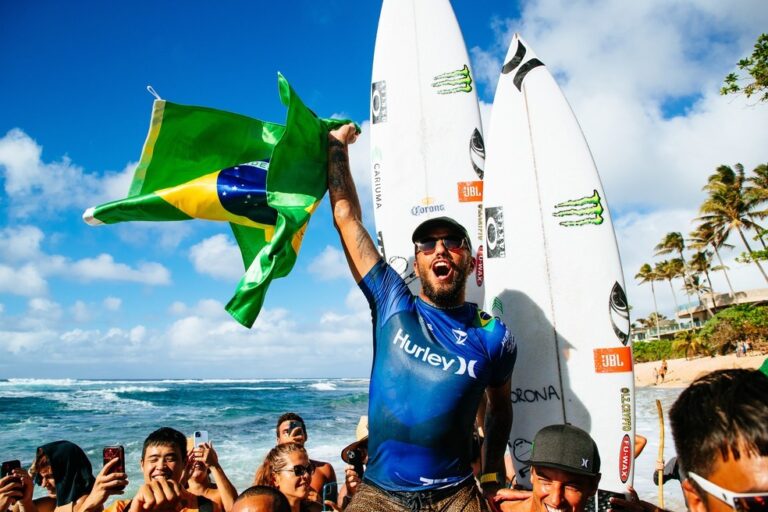 WSL. WORLD SURF LEAGUE. LIGA MUNDIAL DE SURFE. FILIPE TOLEDO. CAMPEÃO MUNDIAL. WCT (WORLD CHAMPIONSHIP CUP - CIRCUITO MUNDIAL MASCULINO DO SURFE)