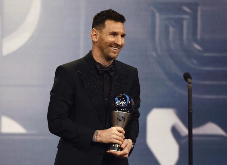 MESSI. SETE VEZES MELHOR DO MUNDO.