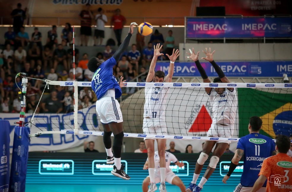SUL-AMERICANO DE VÔLEI MASCULINO. FINAL. JOGO ÚNICO. PARTIDA ÚNICA. CRUZEIRO-MG. BRASIL. NOVE VEZES CAMPEÃO. ENEACAMPEÃO. MINAS-MG. BRASIL. VICE-CAMPEÃO.