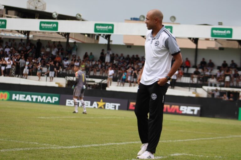 RÓGER SILVA. DEIXA O ATHLETIC-MG. SÃO JOAÃO DEL REY-MG. ASSUME. POUSO ALEGRE-MG. CAMPEONATO BRASILEIRO DA SÉRIE D DE 2023. CAMPEONATO BRASILEIRO DA SÉRIE C DE 2023.
