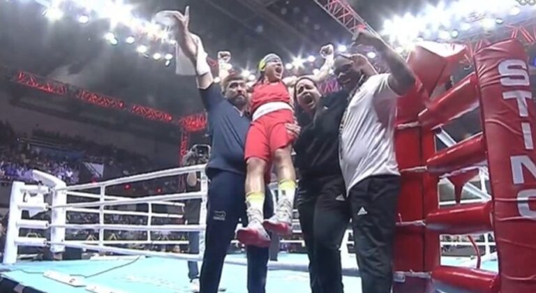 BOXE MUNDIAL. BICAMPEONATO. BIA FERREIRA.