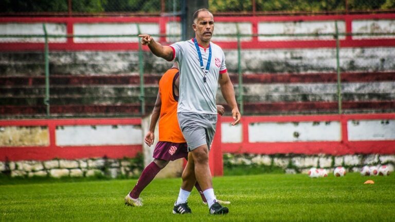 FELIPE. TÉCNICO BANGU-RJ. COMISSÃO TÉCNICA DA SELEÇÃO BRASILEIRA.