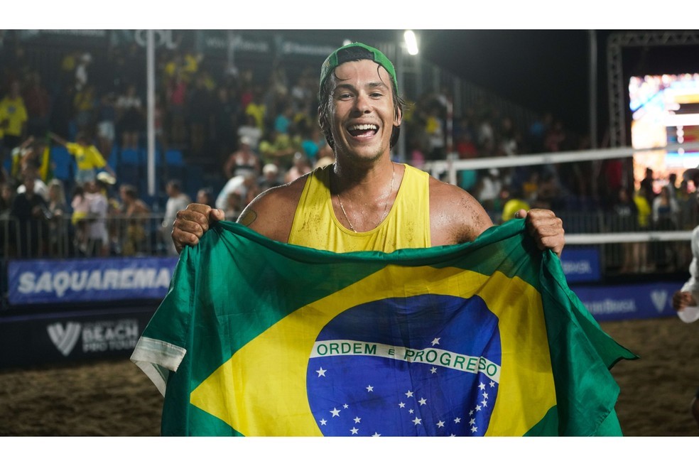 CIRCUITO MUNDIAL DE VÔLEI DE PRAIA. BRASIL. CAMPEÃO. ARTHUR. EVANDRO.