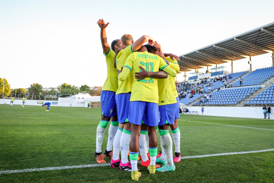 AMISTOSO INTERNACIONAL SUB-20. BRASIL. UZBEQUISTÃO.