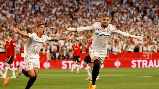 LIGA EUROPA. TEMPORADA 2022. 2023. QUARTAS DE FINAL. JOGO DE VOLTA. SEGUNDA PARTIDA. SEVILLA. ESPANHA. CLASSIFICADO. MANCHESTER UNITED. INGLATERRA. ELIMINADO.