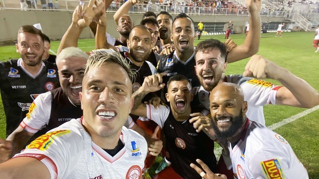 TROFÉU INCONFIDÊNCIA DE 2023. JOGO DE VOLTA. SEGUNDA PARTIDA. TOMBENSE-MG. CAMPEÃO. VILLA NOVA. VICE-CAMPEÃO.