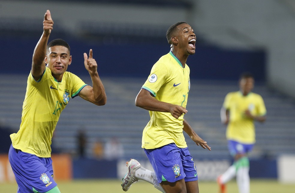 CAMPEONATO SUL-AMERICANO SUB-17 DE 2023. SEDE EQUADOR. PRIMEIRA FASE. GRUPO A. QUINTA RODADA. BRASIL. 10 PONTOS. PRIMEIRO LUGAR. CLASSIFICADO CHILE. 7 PONTOS. SEGUNDO LUGAR. CLASSIFICADO.EQUADOR. 5 PONTOS. TERCEIRO LUGAR. CLASSIFICADO. URUGUAI. 4 PONTOS. QUARTO LUGAR. ELIMINADO. COLÔMBIA. 1 PONTO. QUINTO LUGAR. ELIMINADO.