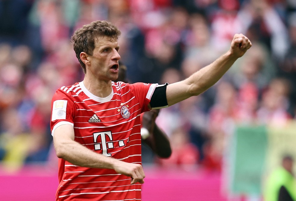 CAMPEONATO ALEMÃO. BUNDESLIGA. PRIMEIRA FASE. TRIGÉSIMA SEGUNDA RODADA. BAYERN DE MUNIQUE. ALEMANHA. CHALKE 04. ALEMANHA.
