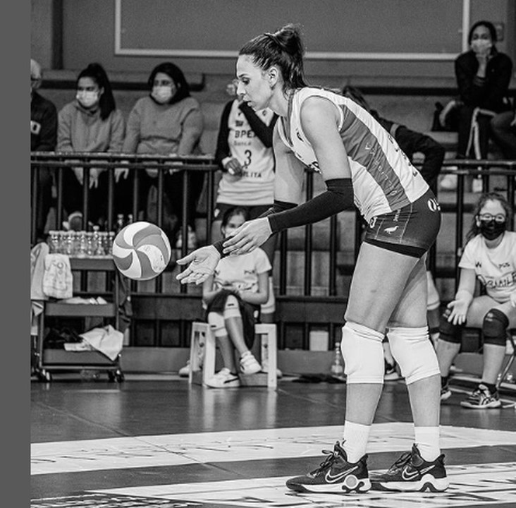 PAULA BORGO. MORTE. CÂNCER NO ESTOMAGO. 29 ANOS.
