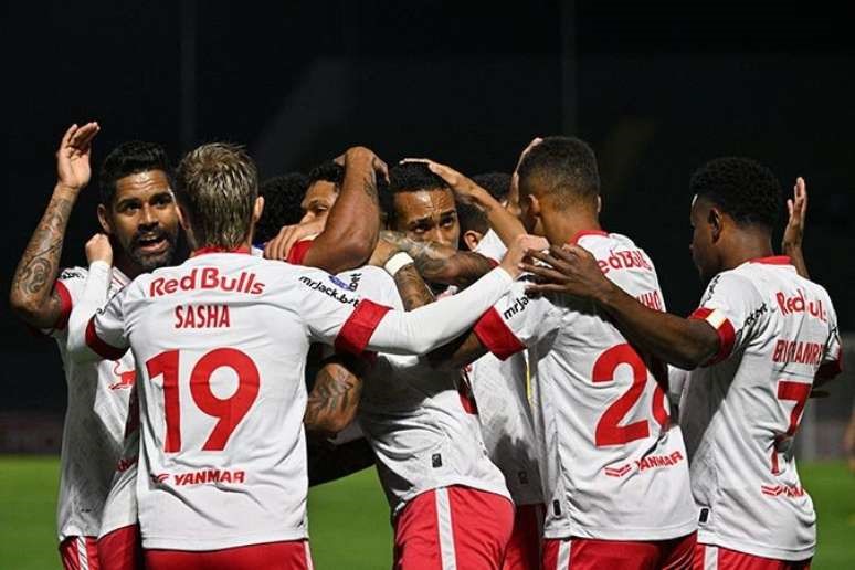 COPA SUL-AMERICANA DE 2023. FASE DE GRUPOS. GRUPO C. SEXTA RODADA. RED BULL BRAGANTINO-SP. BRASIL. PRIMEIRO LUGAR. CLASSIFICADO PARA AS OITAVAS DE FINAL. 4 VITÓRIAS +18 GOLS DE SALDO. 14 PONTOS. ESTUDIANTES DE LA PLATA. ARGENTINA. 4 VITÓRIAS E +13 GOLS DE SALDO. 14 PONTOS. CLASSIFICADO PARA AS ELIMINATÓRIAS DA COPA SUL-AMERICANA. TACUARY. PARAGUAI. TERCEIRO LUGAR. ELIMINADO. 6 PONTOS. HUARACÁN. ARGENTINA. QUARTO LUGAR. 0 PONTO.