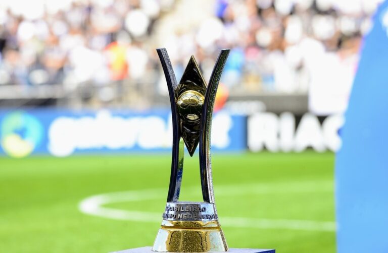 CAMPEONATO BRASILEIRO DE FUTEBOL FEMININO DE 2023. QUARTASD E FINAL. JOGOS DE IDA. JOGO DE VOLTA. PARTIDAS DE IDA. PARTIDAS DE VOLTA. CORINTHIANS-SP. PRIMEIRO COLOCADO. CRUZEIRO-MG. OITAVO COLOCADO. PALMEIRAS-SP. SEGUNDO COLOCADO. SÃO PAULO-SP. SÉTIMO COLOCADO. FERROVIÁRIA-SP. TERCEIRO COLOCADO. INTERNACIONAL-RS. SEXTO COLOCADO. SANTOS-SP. QUARTO COLOCADO. FLAMENGO-RJ. QUINTO COLOCADO.