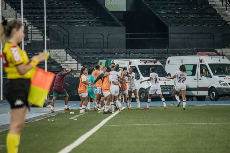 CAMEONATO BRASILEIRO DE FUTEBOL FEMININO SÉRIE A2 DE 2023. SEMIFINAL. JOGO DE VOLTA. FLUMINENSE-RJ. CLASSIFICADO. BOTAFOGO-RJ. ELIMINADO. FINAL. DUAS PARTIDAS. JOGO DE IDA. JOGO DE VOLTA. PRIMEIRA PARTIDA. SEGUNDA PARTIDA. FLUMINENSE-RJ. CONTRA. RED BULL BRAGANTINO-SP. OU. AMÉRICA-MG.
