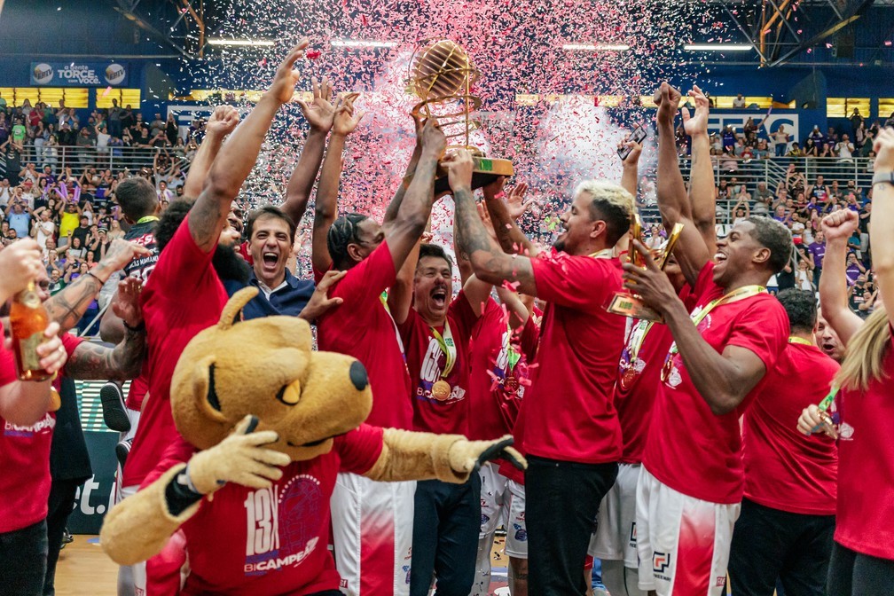 NBB. NOVO BASQUETE BRASIL. TEMPORADA 2022.2023. FRANÇA. BICAMPEÃO. SÃO PAULO-SP. VICE-CAMPEÃO. 2022. 2023.