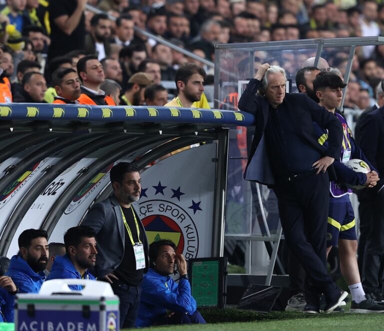 JORGE JESUS. TÉCNCO. FENERBAHÇE. TURQUIA.