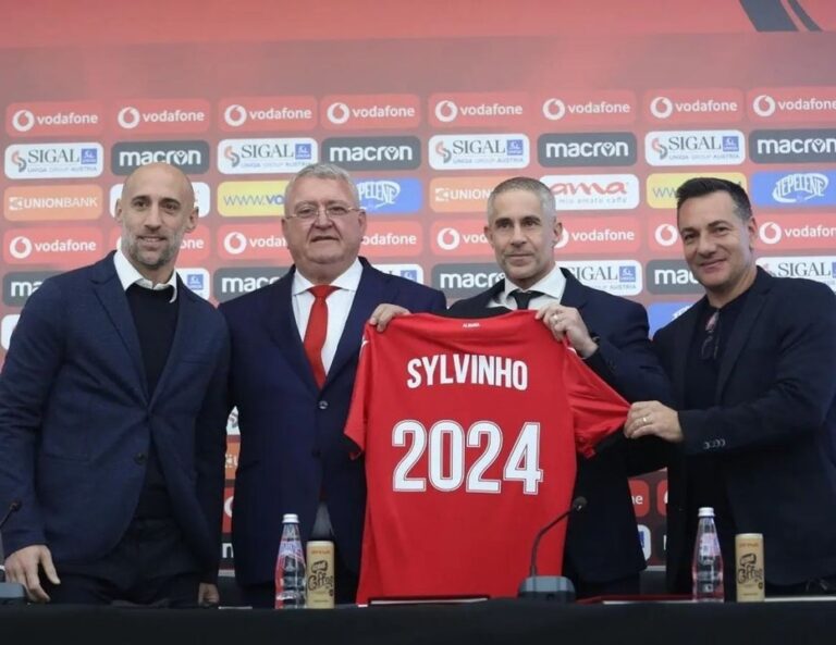 SYLVINHO. SELEÇÃO DA ALBÂNIA.