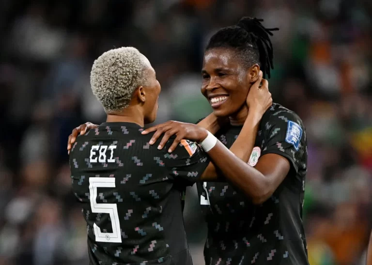 COPA DO MUNDO DE FUTEBOL FEMININO DE 2023. PRIEMIRA FASE. FASE DE GRUPOS. GRUPO B. AUSTRÁLIA. PRIMEIRA COLOCADA. 6 PONTOS. CLASSIFICADA. NIGÉRIA. SEGUNDA COLOCADA. CLASSIFICADA. 5 PONTOS. CANADÁ. TERCEIRA COLOCADA. 4 PONTOS. ELIMINADA. IRLANDA. QUARTA COLOCADA. ELIMINADA. 1 PONTO.