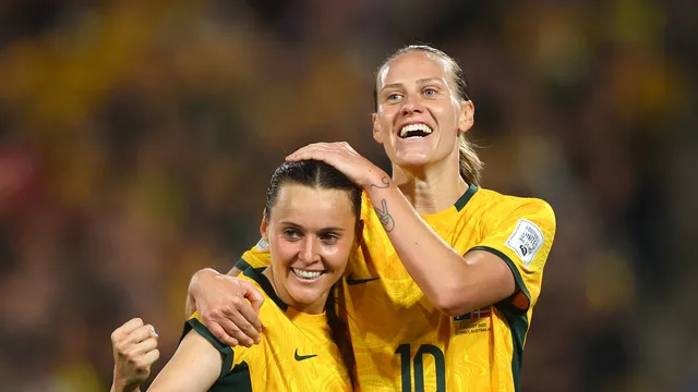 COPA DO MUNDO DE FUTEBOL FEMININO DE 2023. OITAVAS DE FINAL. JOGO ÚNICO. PARTGIDA ÚNICA. AUSTRALIA. CLASSIFICADA. DINAMARCA. ELIMINADA. QUARTAS DE FINAL. JOGO ÚNICO. PARTIDA ÚNICA. AUSTRÁLIA. CONTRA. FRANÇA OU MARROCOS.