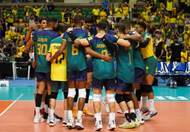SUL-AMERICANO DE VÔLEI MASCULINO. RECIFE-PE. BRASIL. PRIMEIRA FASE. TERCEIRA RODADA. BRASIL. COLÔMBIA.