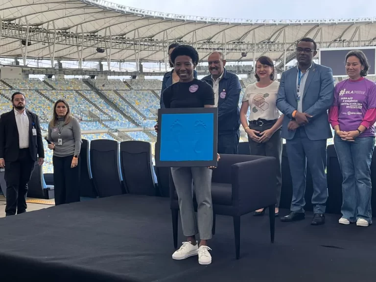HOMENAGEM. CALÇADA DA FAMA. MARACANÃ. RIO DE JANEIRO-RJ. PRETINHA. DELMA GONÇALVES. SUPERINTENDÊNCIA DE DESPORTOS DO ESTADO DO RIO DE JANEIRO. SUDERJ.