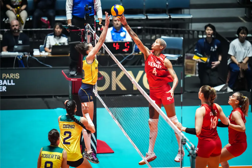 PRÉ-OLÍMPICO DE VÔLEI FEMININO. PRIMEIRA FASE. JAPÃO. GRUPO B. QUINTA RODADA. BRASIL. TURQUIA. LUTO EM QUADRA.
