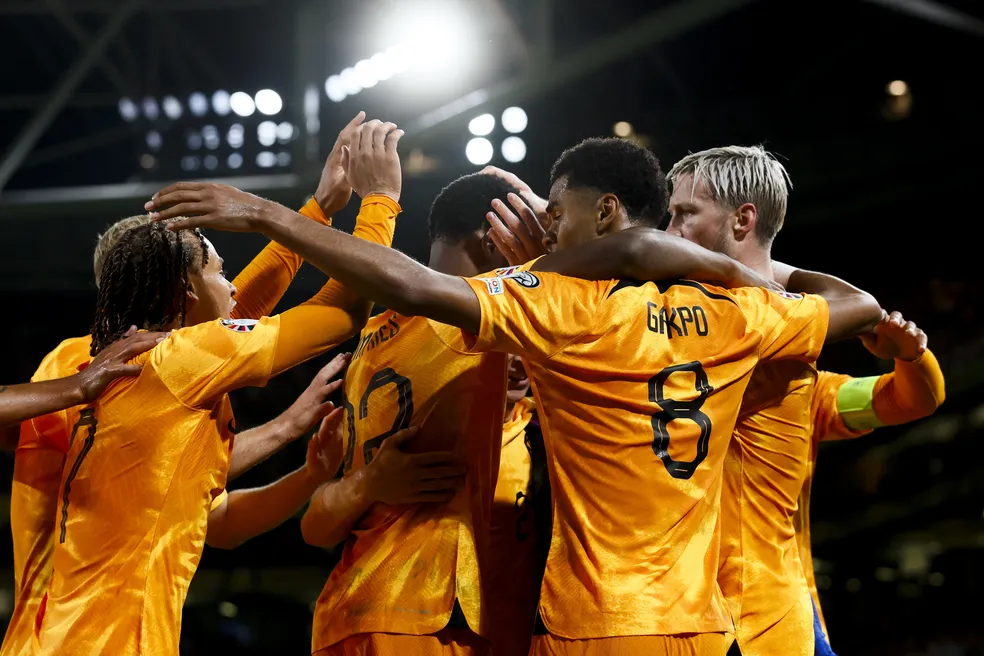 ELIMINATÓRIAS DA EUROCOPA DE 2024. PRIMEIRA FASE. SEXTA RODADA. GRUPO B. HOLANDA. IRLANDA.