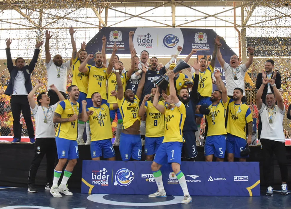 COPA DAS NAÇÕES DE FUTSAL DE 2023. PRIMEIRA EDIÇÃO. SOROCABA-SP. BRASIL. CAMPEÃO. IRÃ. VICE-CAMPEÃO. PARAGUAI. TERCEIRO LUGAR. JAPÃO. QUARTO LUGAR. COLÔMBIA QUINTO LUGAR. ARÁBIA SAUDITA. SEXTO LUGAR.