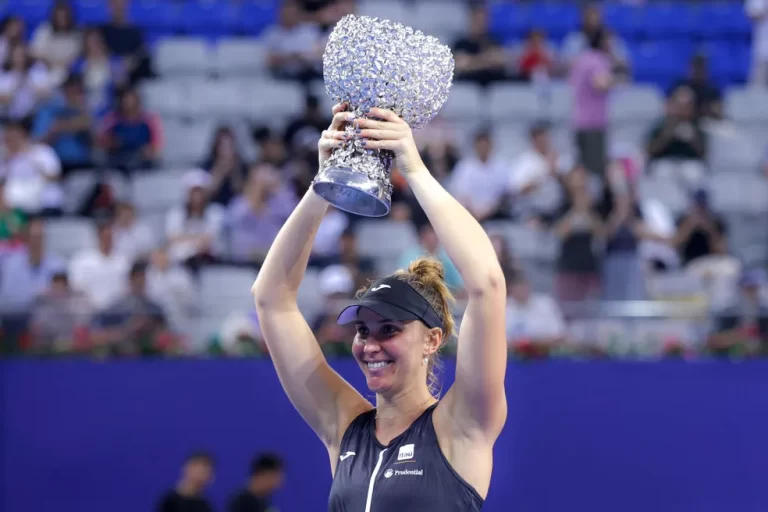 BIA HADDAD. CAMPEÃO. WTA ELITE TROPHY.