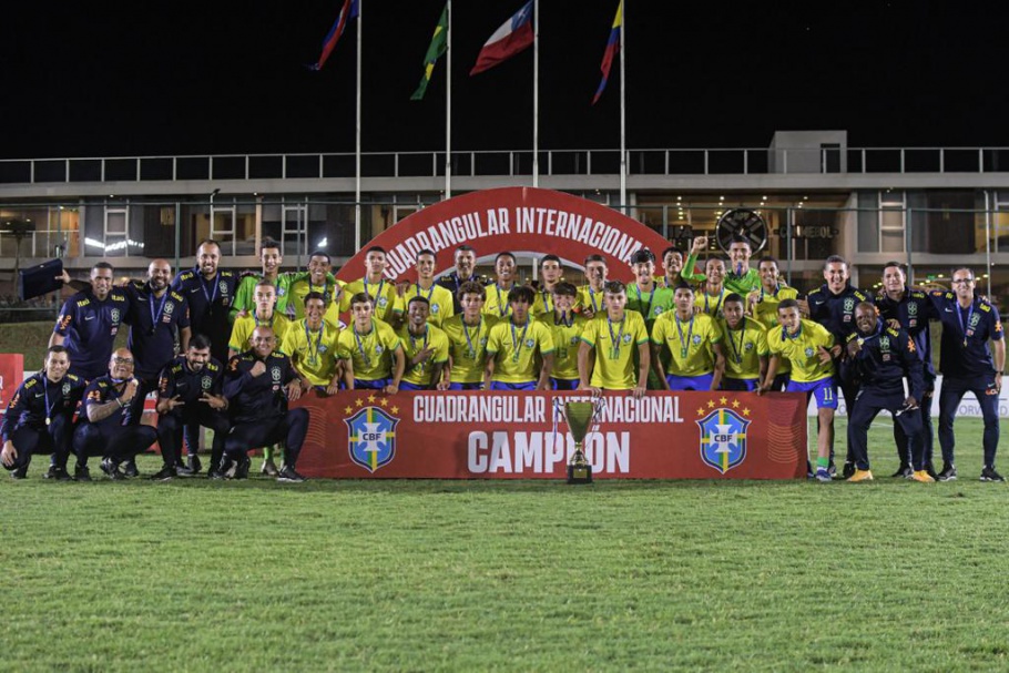 QUADRANGULAR INTERCIONAL. PARAGUAI. BRASIL CAMPEÃO. SUB-15. BRASIL. PARAGUAI. CHILE.