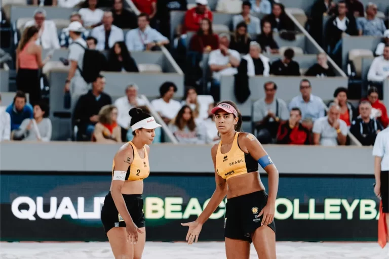 ETAPA DE PARIS. VÔLEI DE PRAIA. ANA PATRÍCIA. DUDA.
