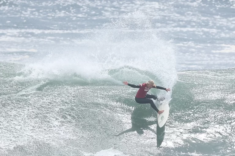 TATIANA WESTON-WEBB. MEDALHA DE OURO. BRASIL. SURFE.