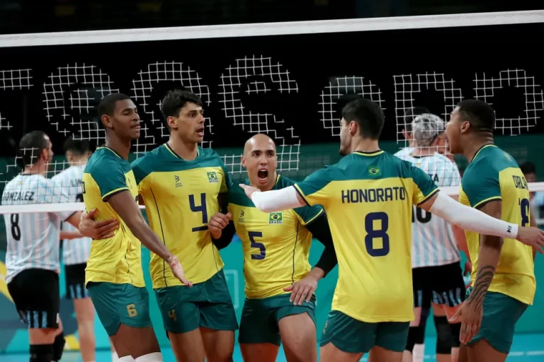 MEDALHA DE OURO. VÔLEI MASCULINO. FINAL. PARTIDA ÚNICA. JOGO ÚNICO. BRASIL. CAMPEÃO. MEDALHA DE OURO. ARGENTINA. VICE-CAMPEÃO. MEDALHA DE PRATA. COLÔMBIA. TERCEIRO LUGAR. MEDALHA DE BRONZE.