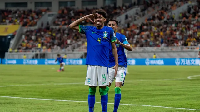 COPA DO MUNDO DE FUTEBOL SUB-17 DE 2023. INDONÉSIA. PRIEMIRA FASE. FASE DE GRUPOS. GRUPO C. TERCEIRA RODADA. INGLATERRA. PRIMEIRO LUGAR. 6 PONTOS. +10 GOLS DE SALDO. CLASSIFICADO. BRASIL. SEGUNDO LUGAR. 6 PONTOS. +9 GOLS DE SALDO. CLASSIFICADO. IÃ. TERCEIRO LUGAR. 6 PONTOS. CLASSIFICADO. 6 PONTOS. +5 GOLS DE SALDO. NOVA CALEDÔNIA. 0 PONTO. QUARTO LUGAR. ELIMINADO.